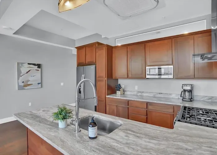 Apartment Cozysuites Posh 1br, Ppg Paints Arena, Pitts *