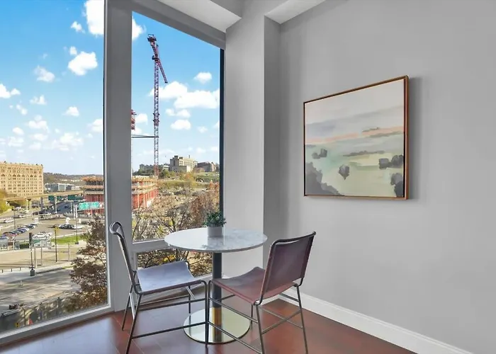 Cozysuites Posh 1br, Ppg Paints Arena, Pitts Pittsburgh